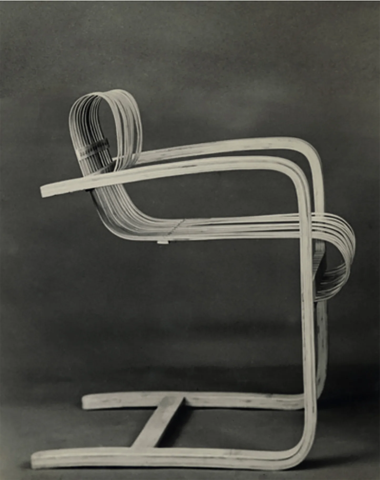 Fauteuil en porte-à-faux en bambou lamellé, 1940